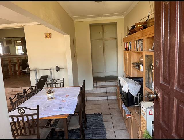 3 BEDROOM FREEHOLD FOR SALE IN SOUTH HILLS
